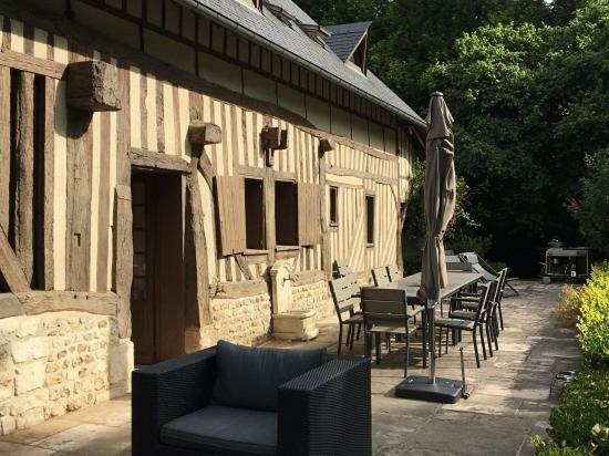 Maison Normande De Caractere A Colombages Saint-Hymer Exterior photo