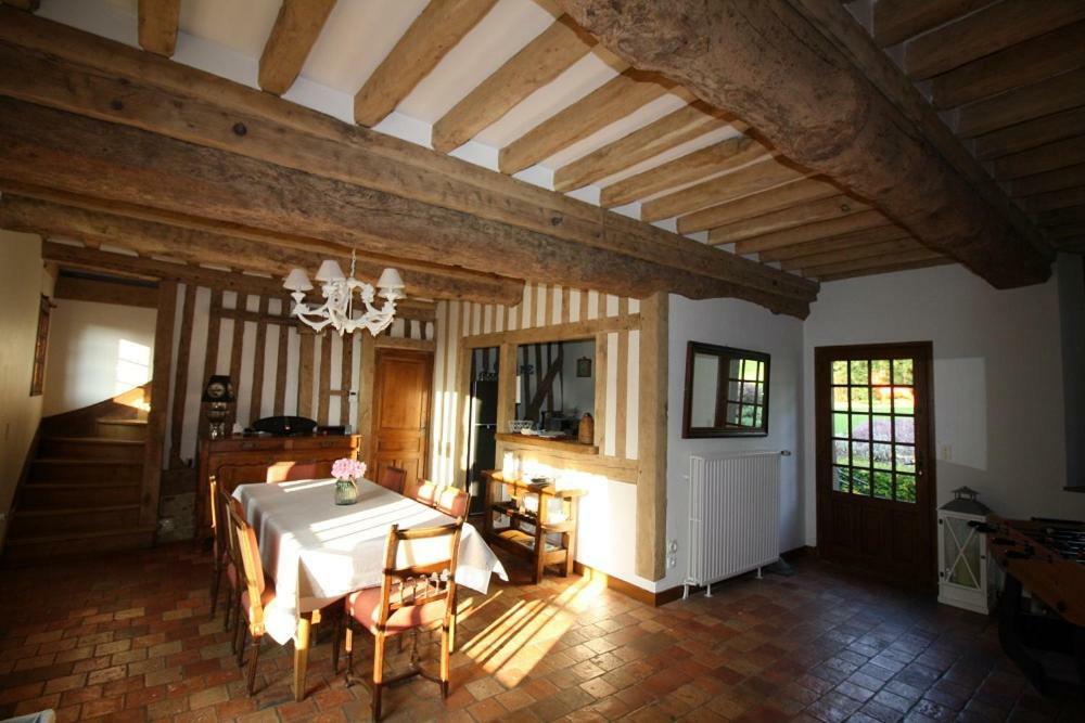 Maison Normande De Caractere A Colombages Saint-Hymer Exterior photo